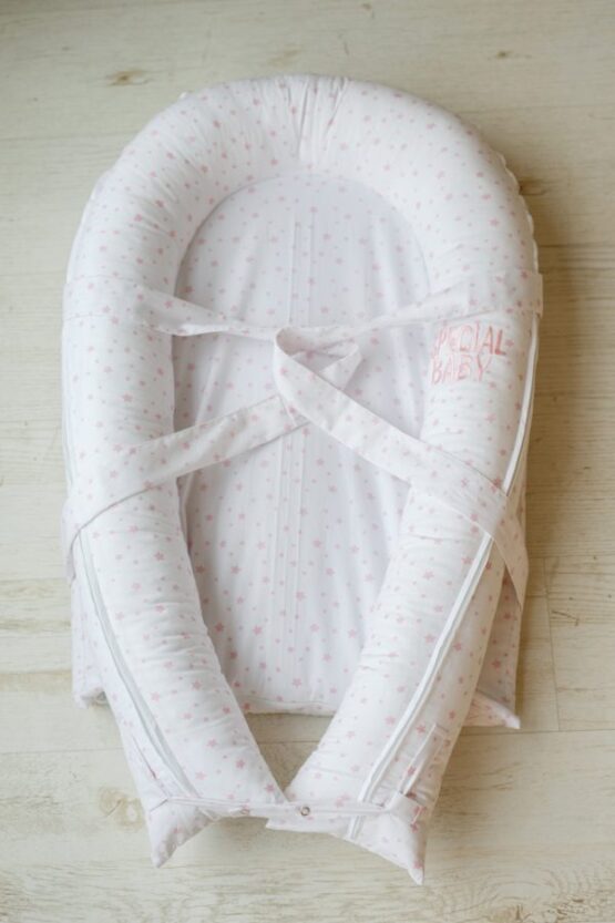 Cuib pentru bebelusi Babynest Steluțe roz SB