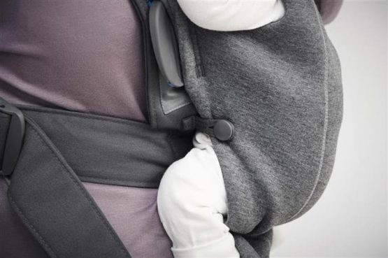 Marsupiu anatomic BabyBjorn Mini Dark Grey cu pozitii multiple de purtare, 3D Jersey