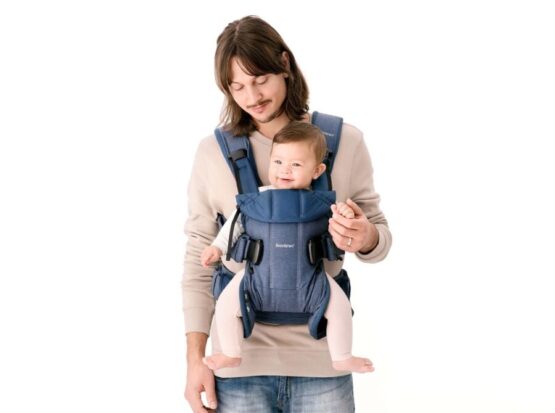 Marsupiu anatomic BabyBjorn One Denim Midnight Blue cu pozitii multiple de purtare, bumbac