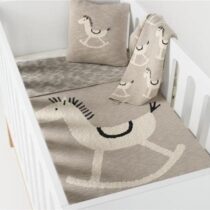 Paturica crosetata QUAX Rocking Horse pentru casa si excursii, 80x65 cm