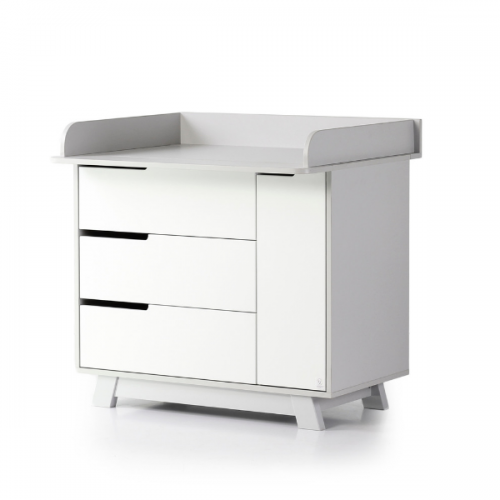 comoda de infasat pentru copilasi