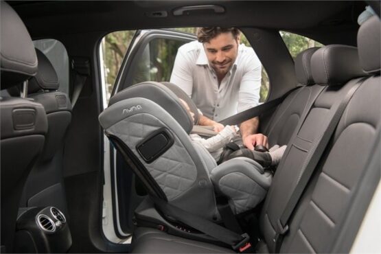 scaun auto cu izofix pentru nouanascuti