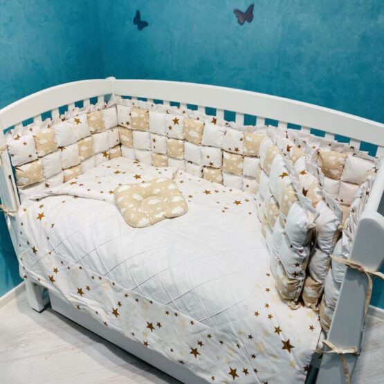 komplekt posteli v krovatku novorojdennogo