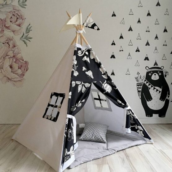 Вигвам с бабочками