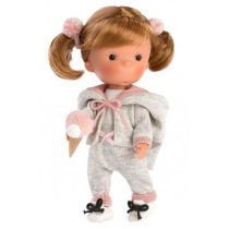 papusa pentru fetita