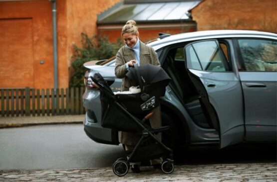 Scoica auto cu ISOFIX integrat Nuna PIPA URBN Caviar, nastere - 75 cm