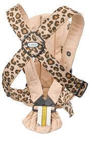 Marsupiu anatomic BabyBjorn One Beige/Leopard cu pozitii multiple de purtare, bumbac