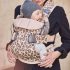 Marsupiu anatomic BabyBjorn One Beige/Leopard cu pozitii multiple de purtare, bumbac