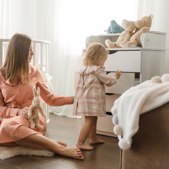 comoda de infasat pentru co