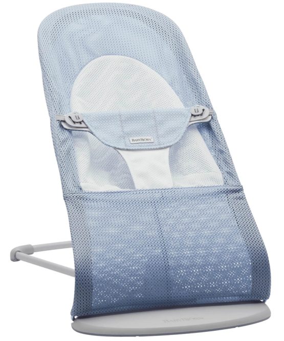 Кресло-шезлонг BabyBjorn Balance Soft Sky Blue/White, Mesh (005143A)