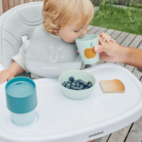 Scaun-de-masa-Skiddou-Sunt-nomadic-dreamgrey