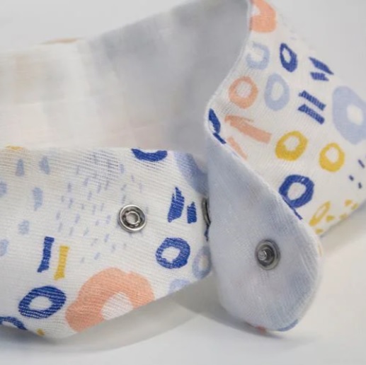 Baveta din muselina cu inel din lemn BabyJem Inele Colorate