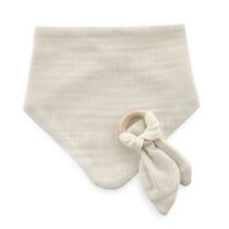 Set baveta cu doua fete din muselina cu jucarie dentitie BabyJem Ecru