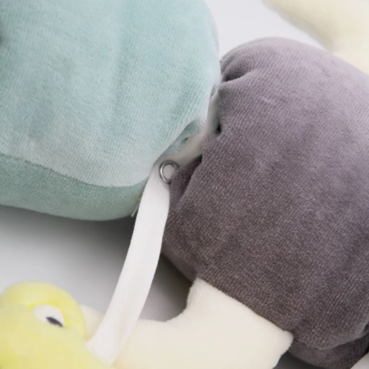 Protectie laterala multifunctionala BabyJem Omida cu jucarii din plus