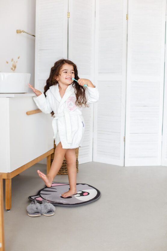 Covor de plus cu efect de memorie Roxy Kids „Cat” 50×60 cm (RBMT-003)