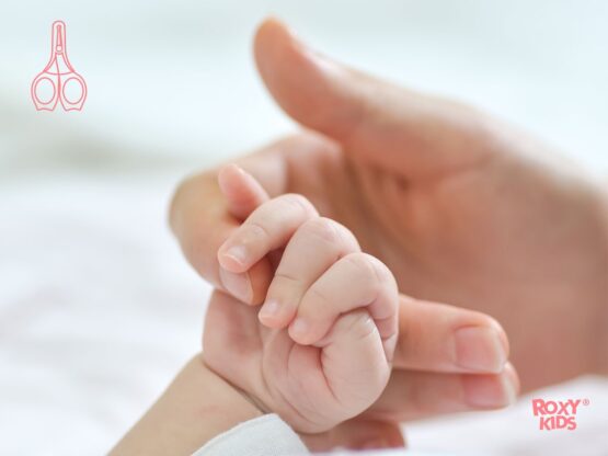 Foarfece de manichiura pentru nou-nascuti Roxy Kids, cu manere cauciucate, Coral (RPS-002-C)