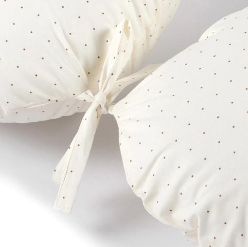 Pernă pentru gravide PernaMea forma-V cu față de pernă Bulina Ivory, 135 cm